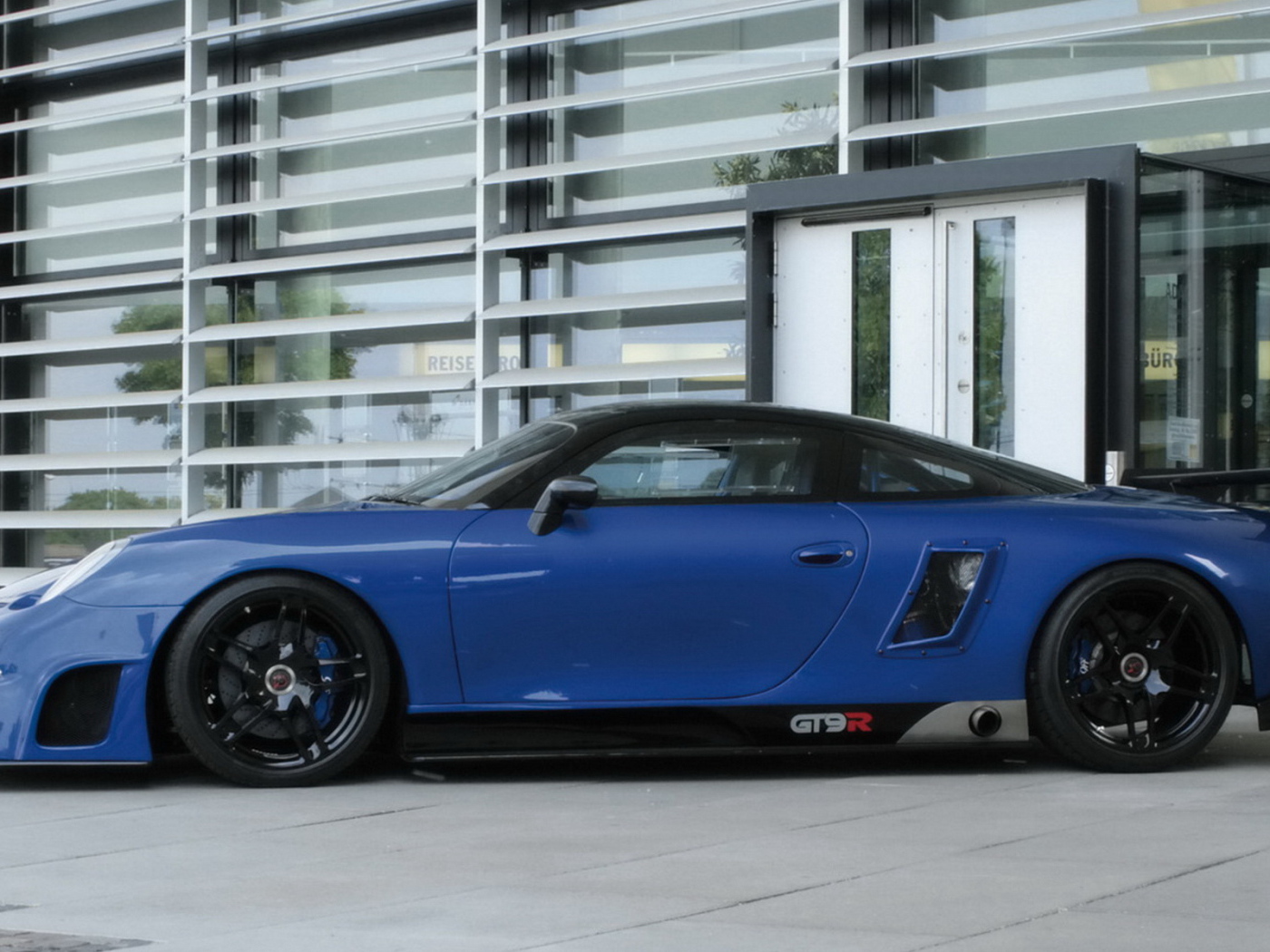 Порше ДжиТи 9 Р