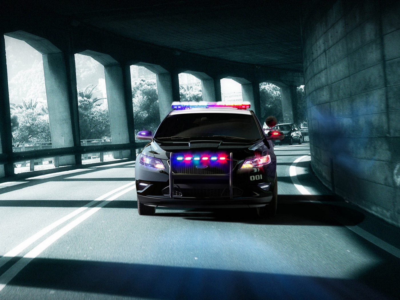 Ford Police Interceptor Concept в туннеле