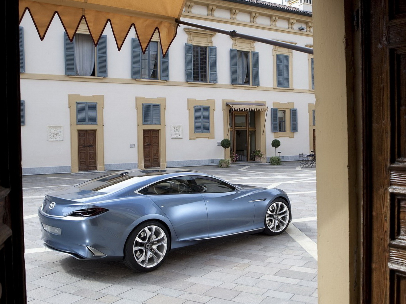 Спортивный Мазда Шинари Концепт