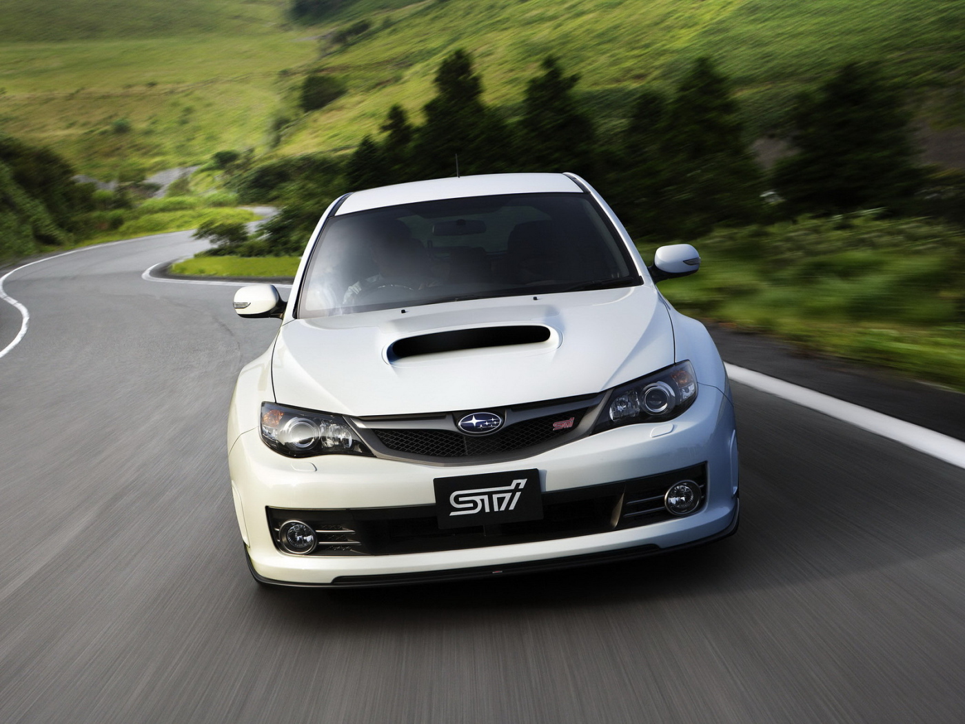 Subaru Impreza WRX STI по склону вверх