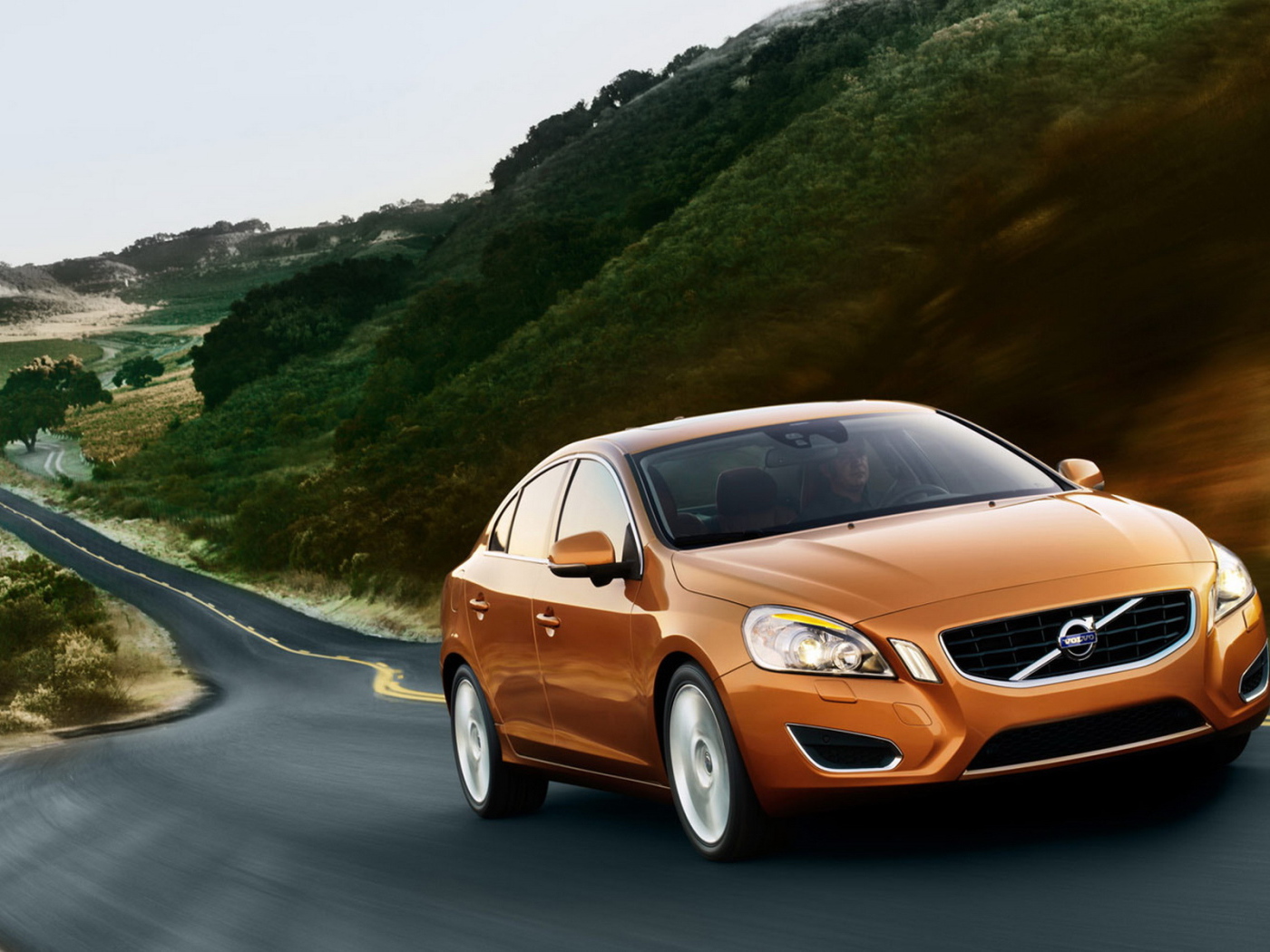 Volvo S60 направляясь в горы