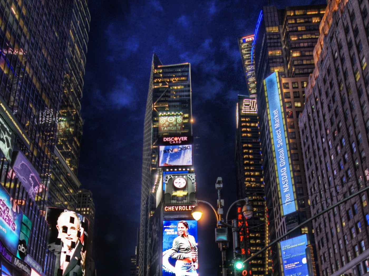 Ночной свет мегаполиса