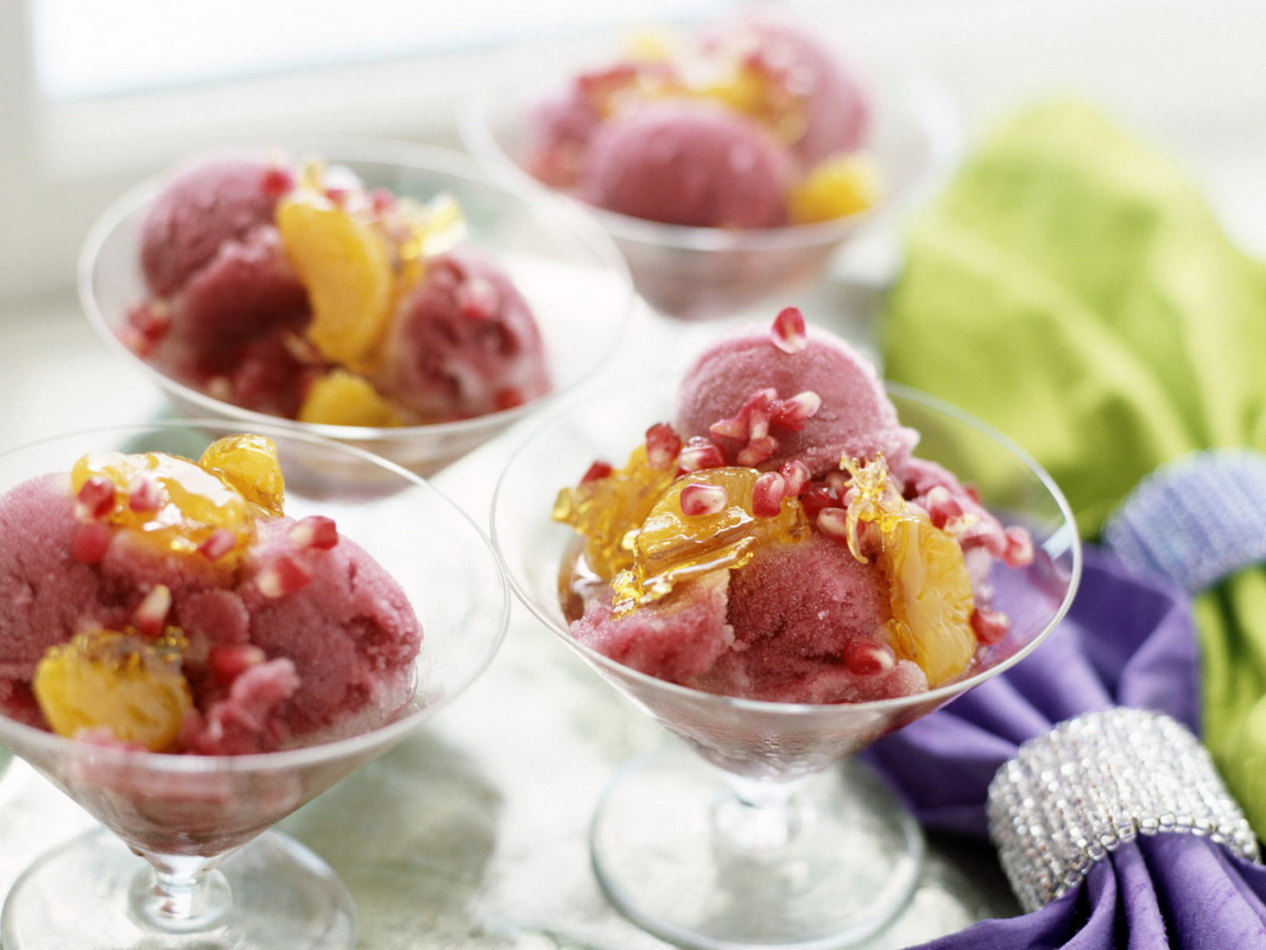 Мороженое в креманках