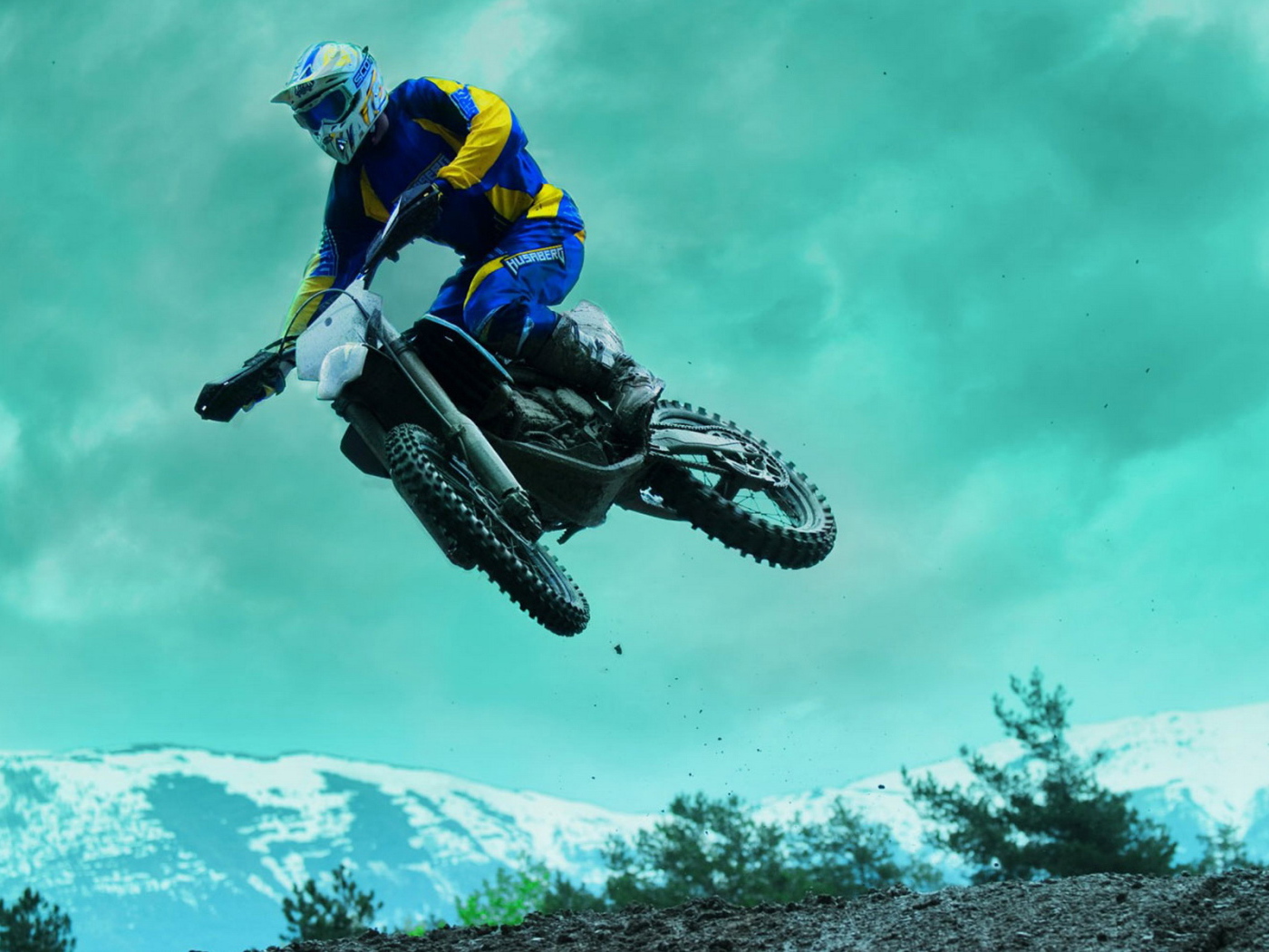 Хьюзаберг FX450 в полете