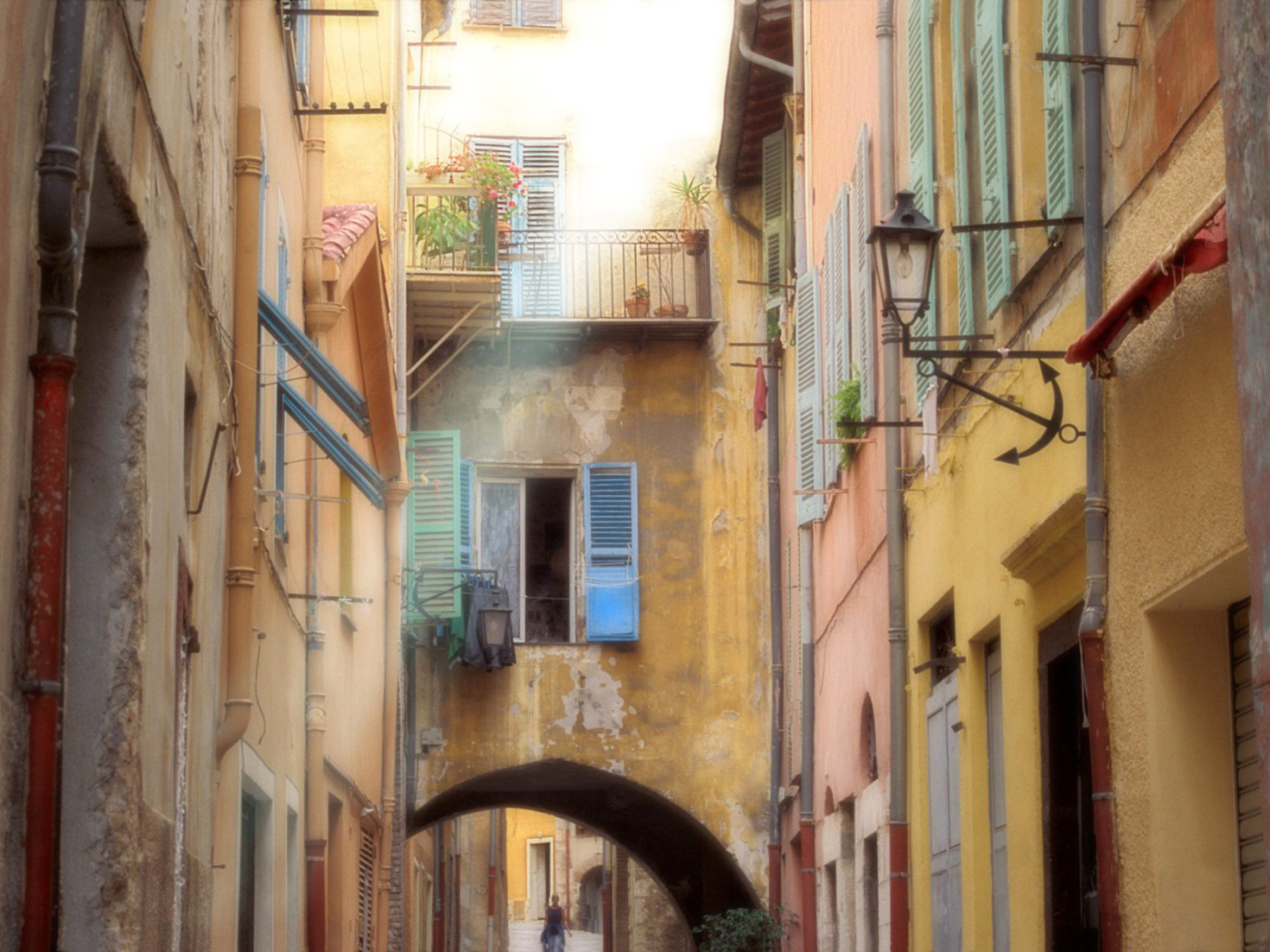 Узкая улица