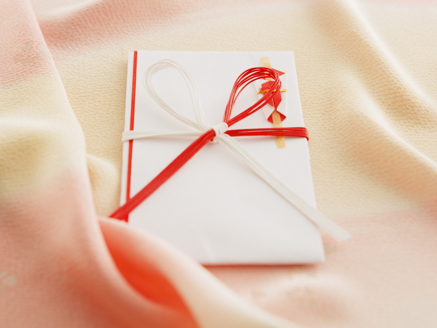 Скромная открытка