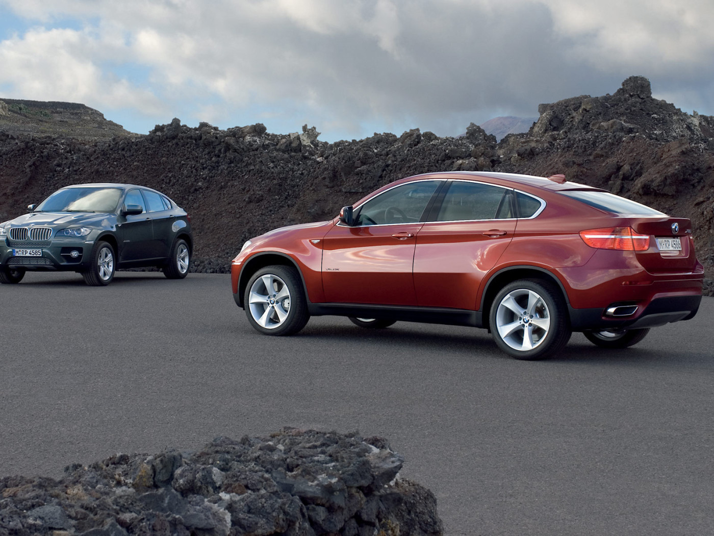 BMW X6, две машины