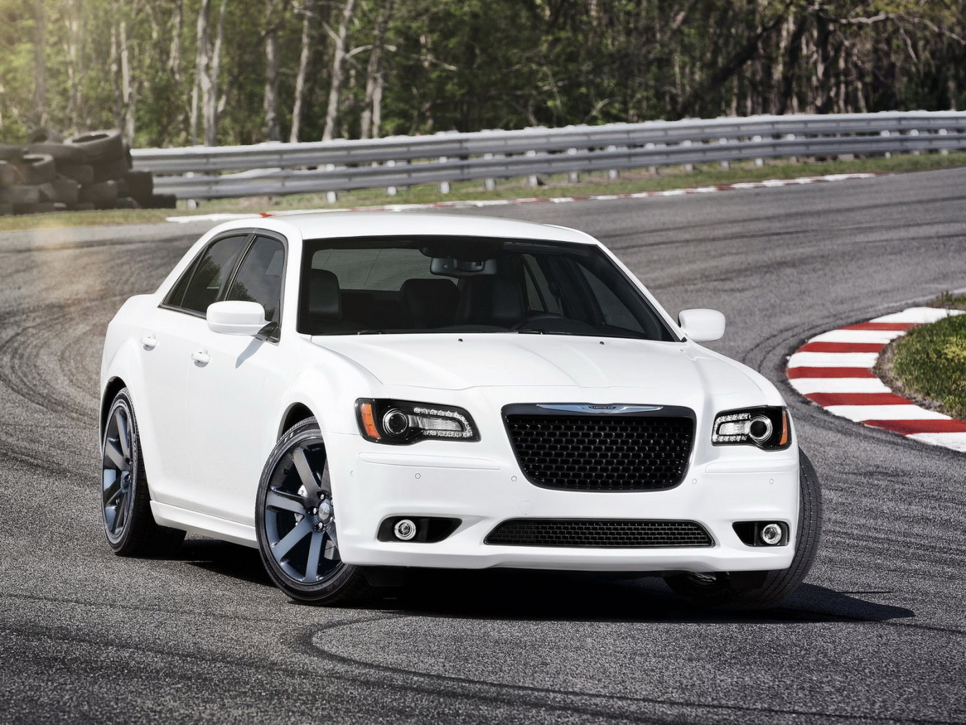 Chrysler-300 SRT8