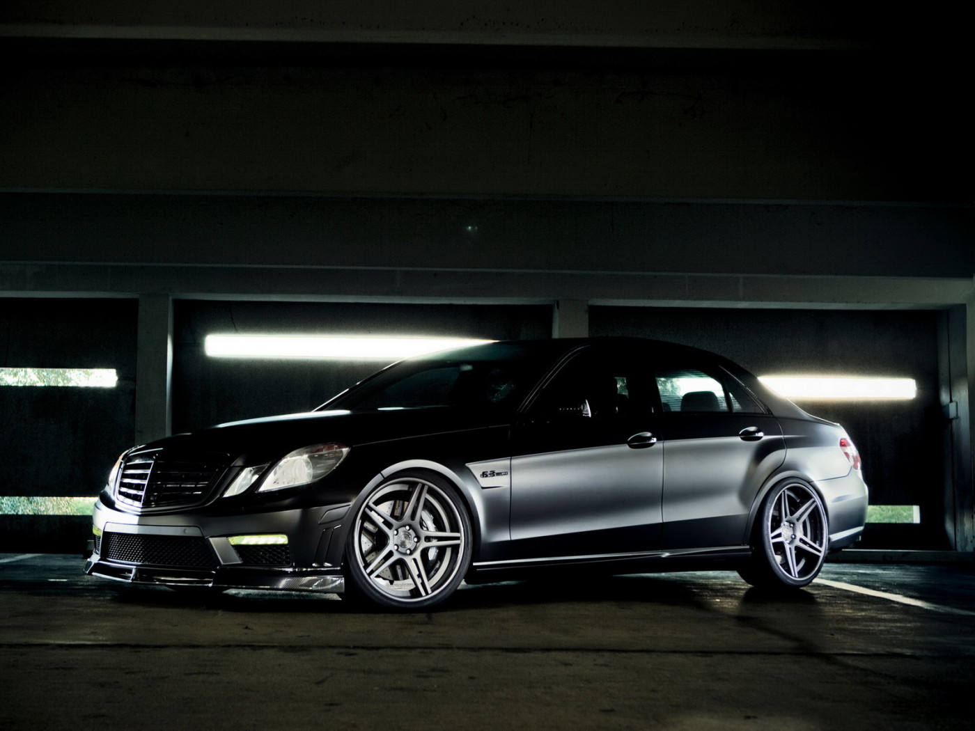 Mercedes-Benz-E63 AMG