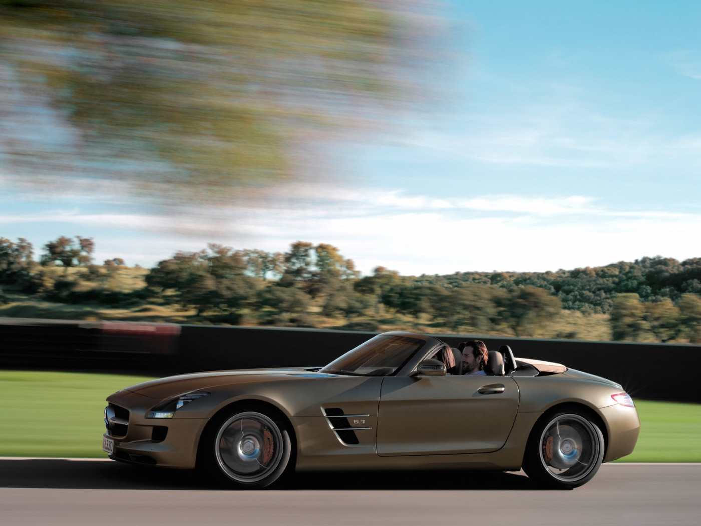 Mercedes-Benz-SLS-AMG Roadster