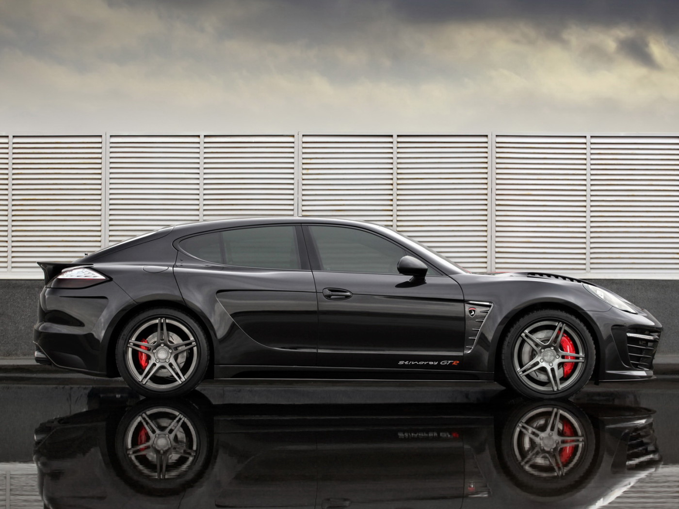 Porsche-Panamera-Stingray-GTR