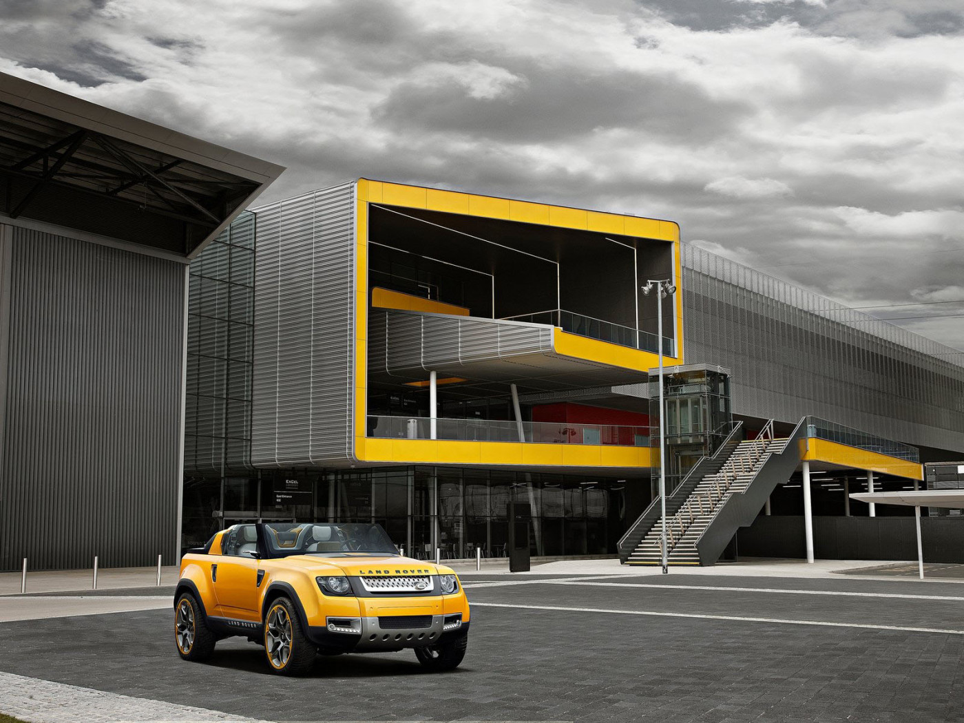 Land Rover-DC100 Sport Concept