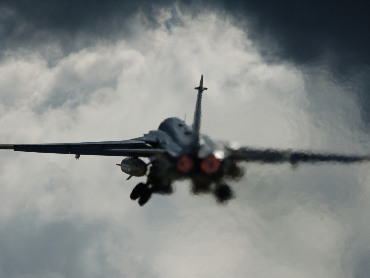 СУ-24 в облаках