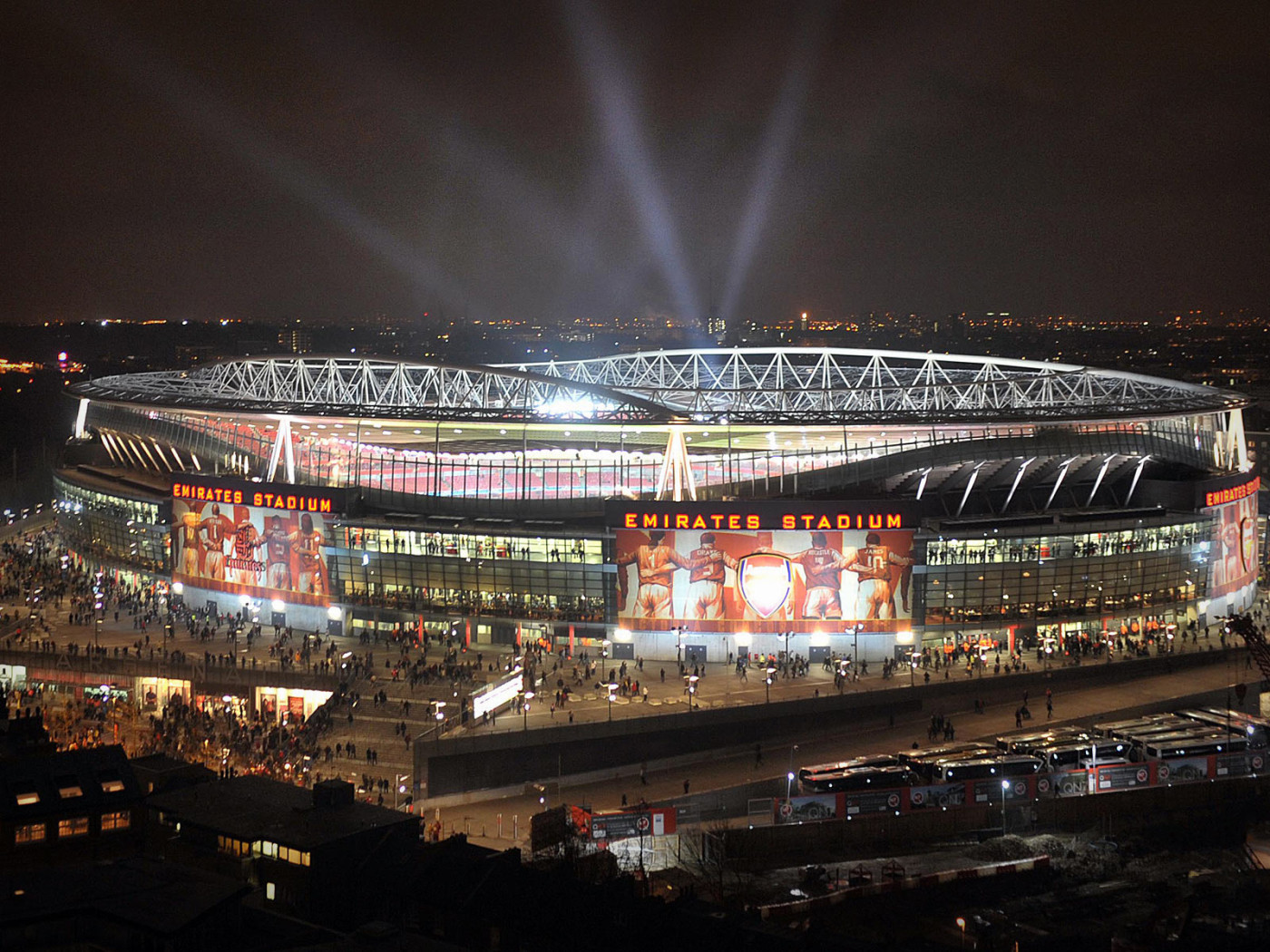 стадион в Лондоне Emirates Stadium
