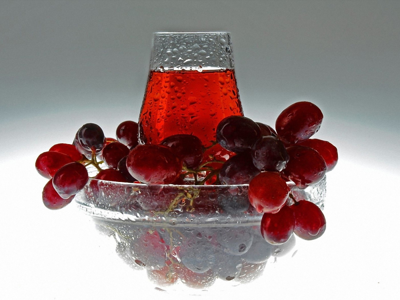 Красный виноград