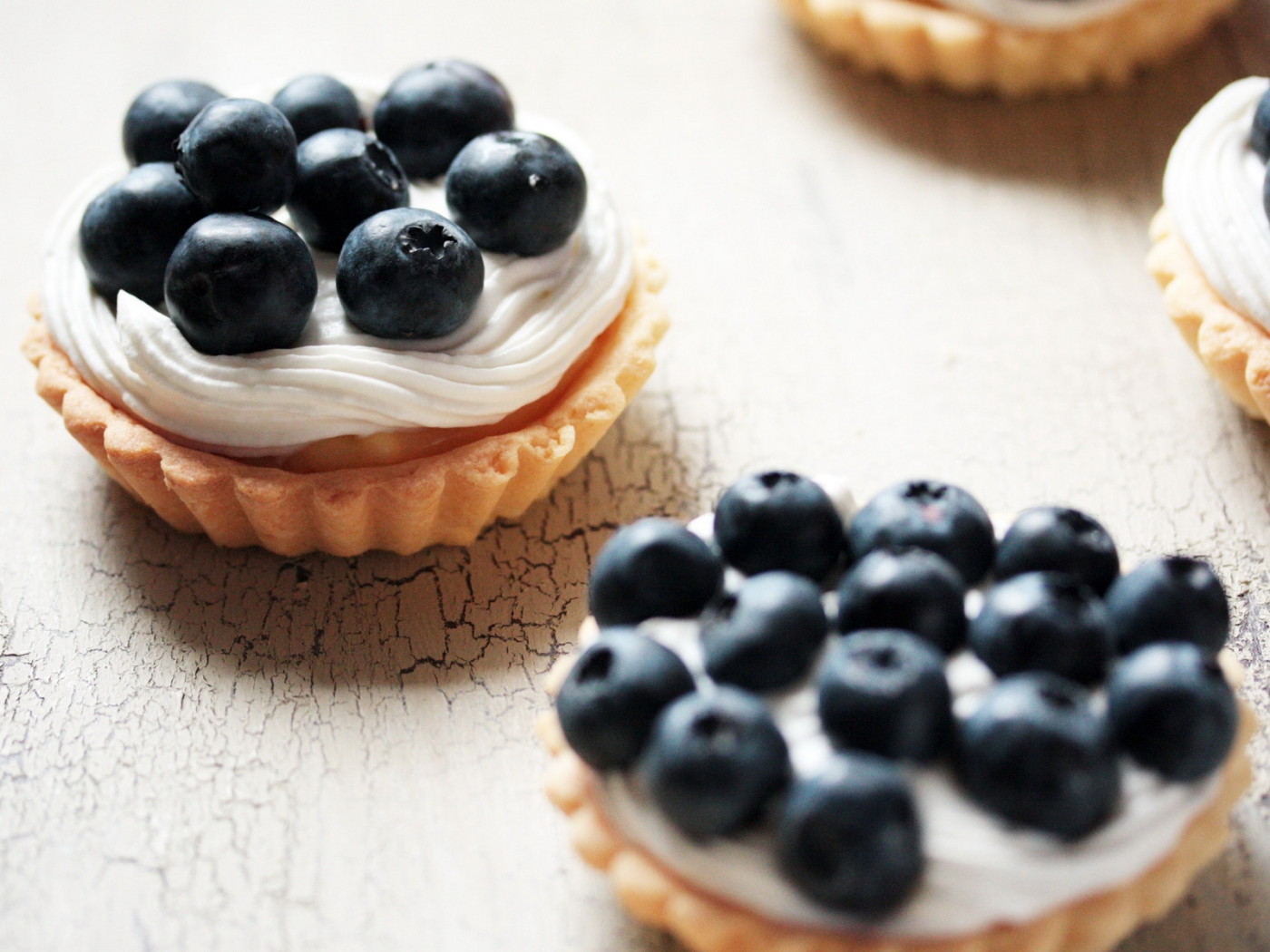 Пирожные с черникой