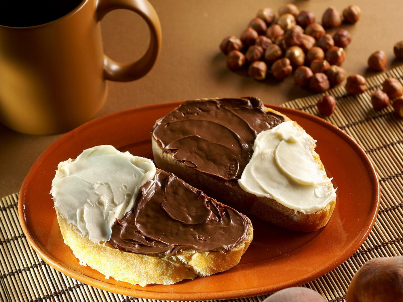 Бутерброды с шоколадным маслом