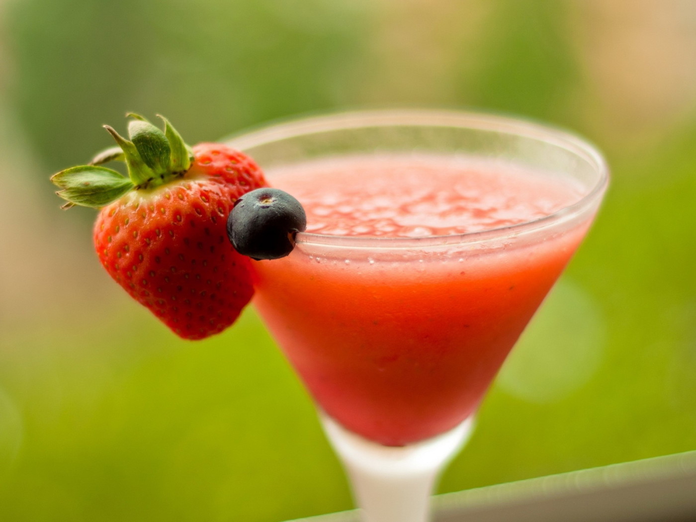 Клубничный коктейль