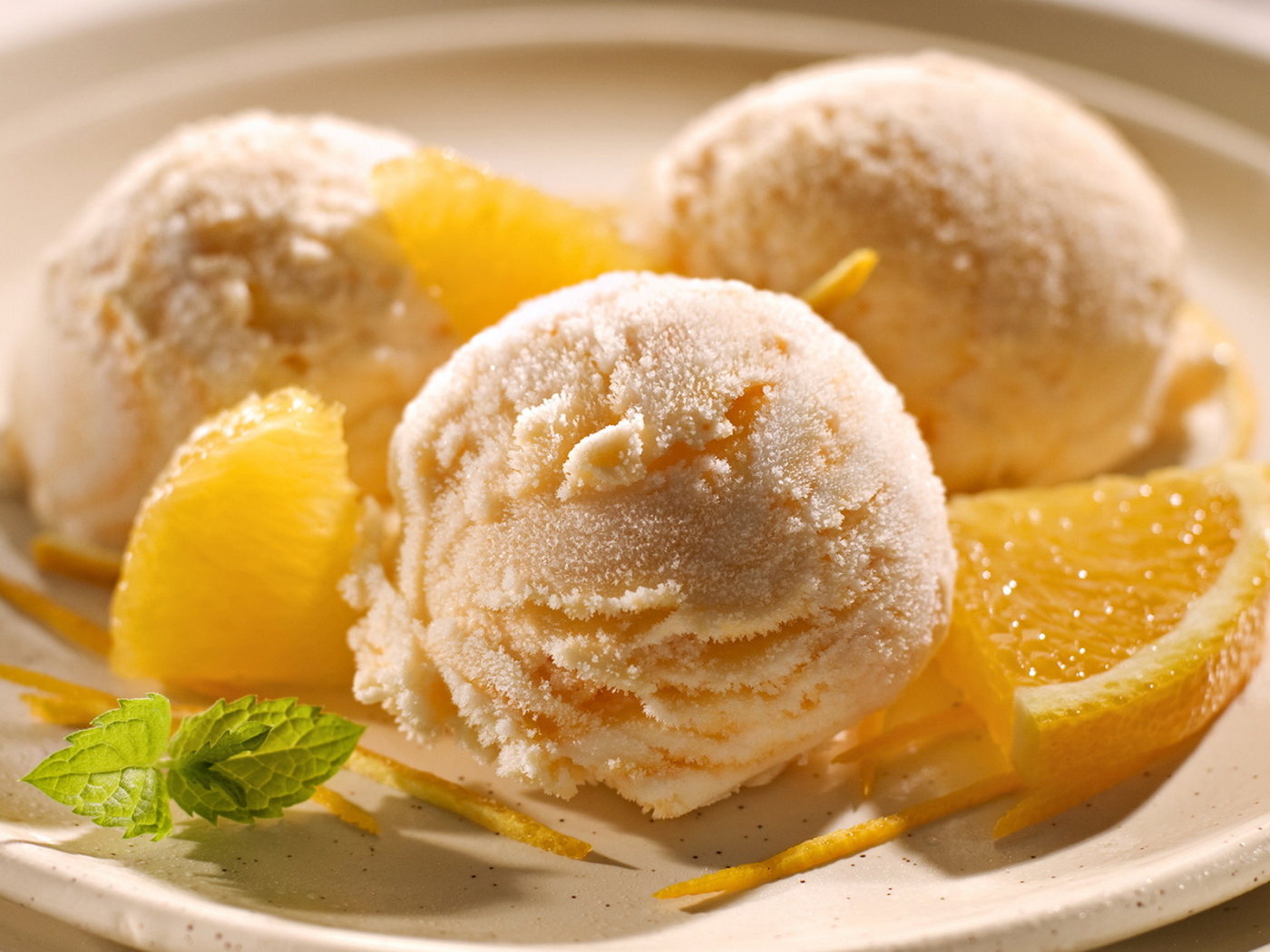 Мороженое с фруктами