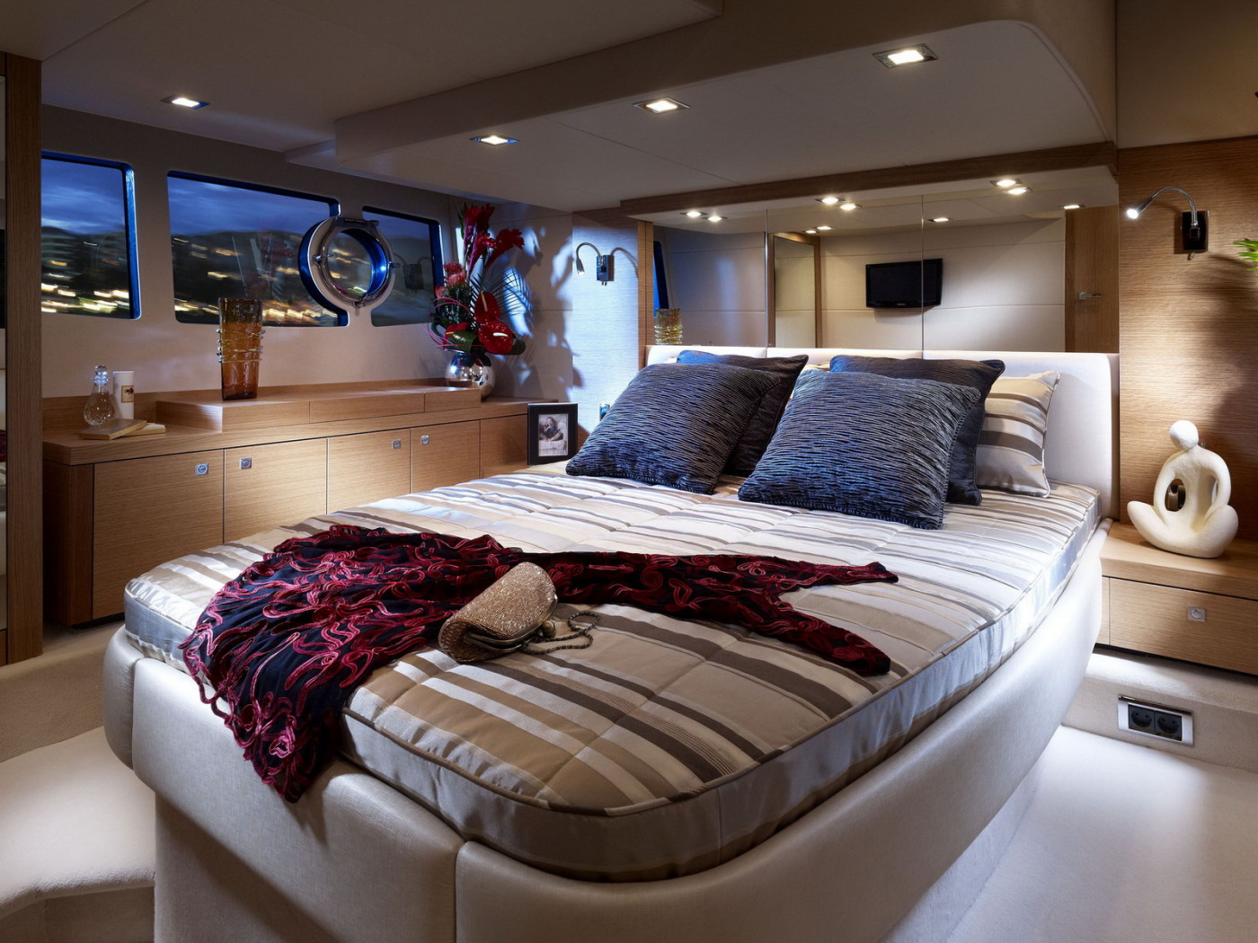 Каюта на яхте