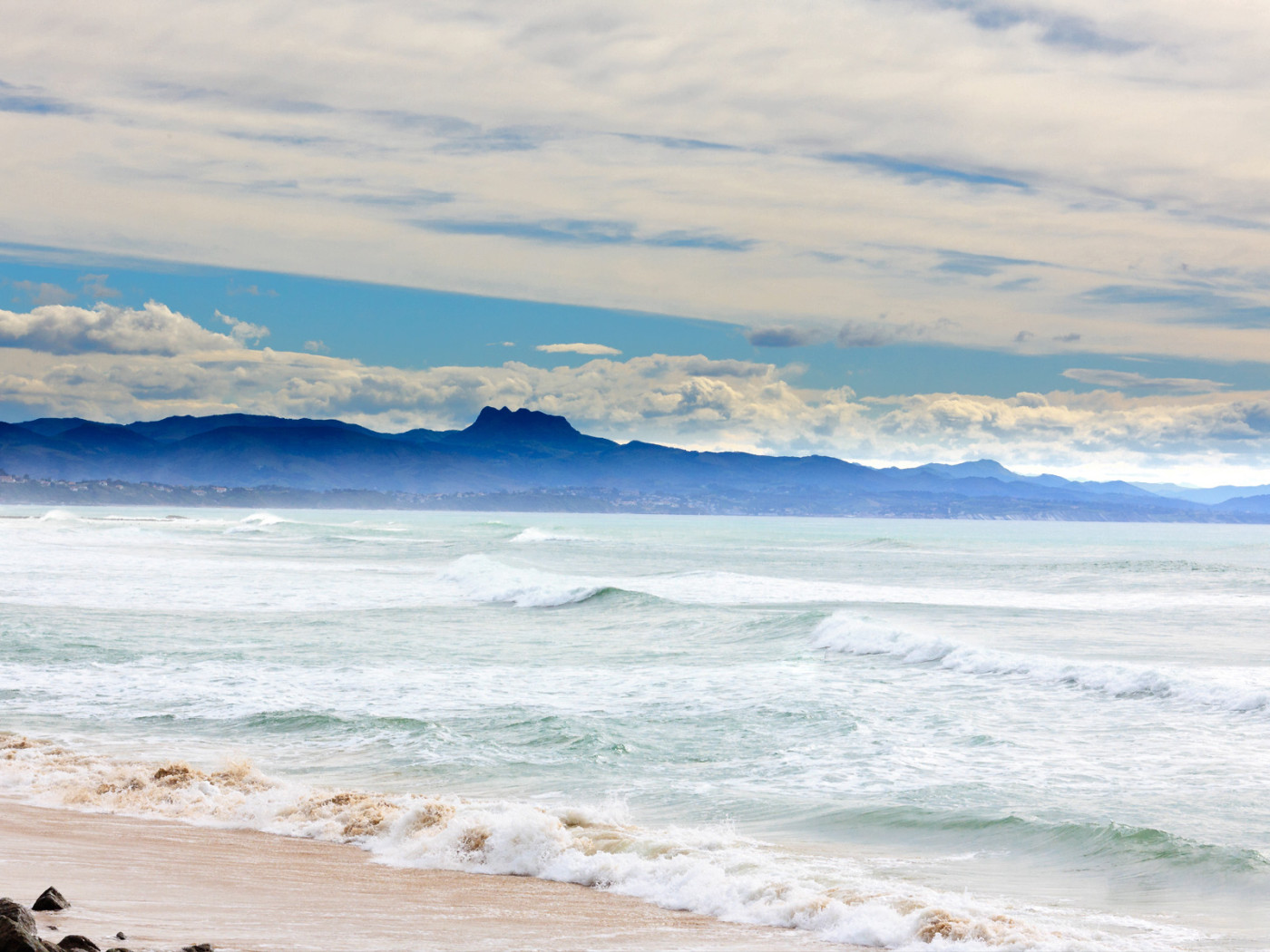 Песчанный пляж