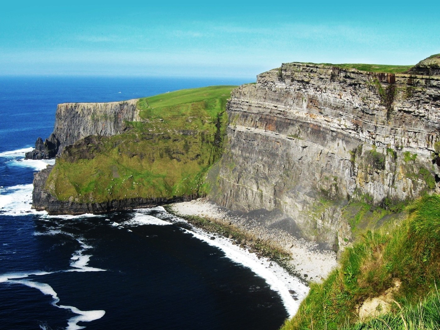 Береговые скалы