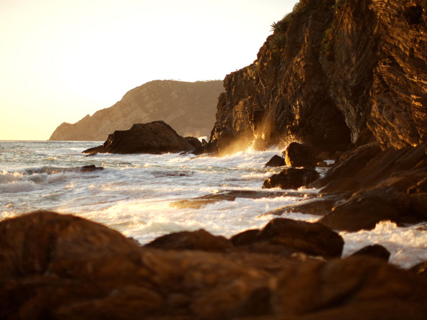 Прибрежные скалы