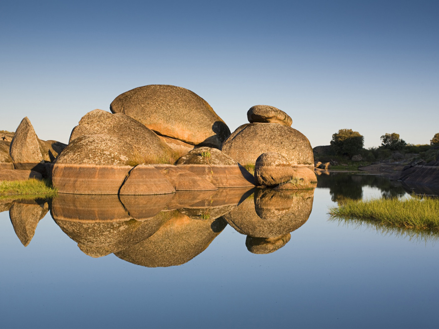 Большие валуны
