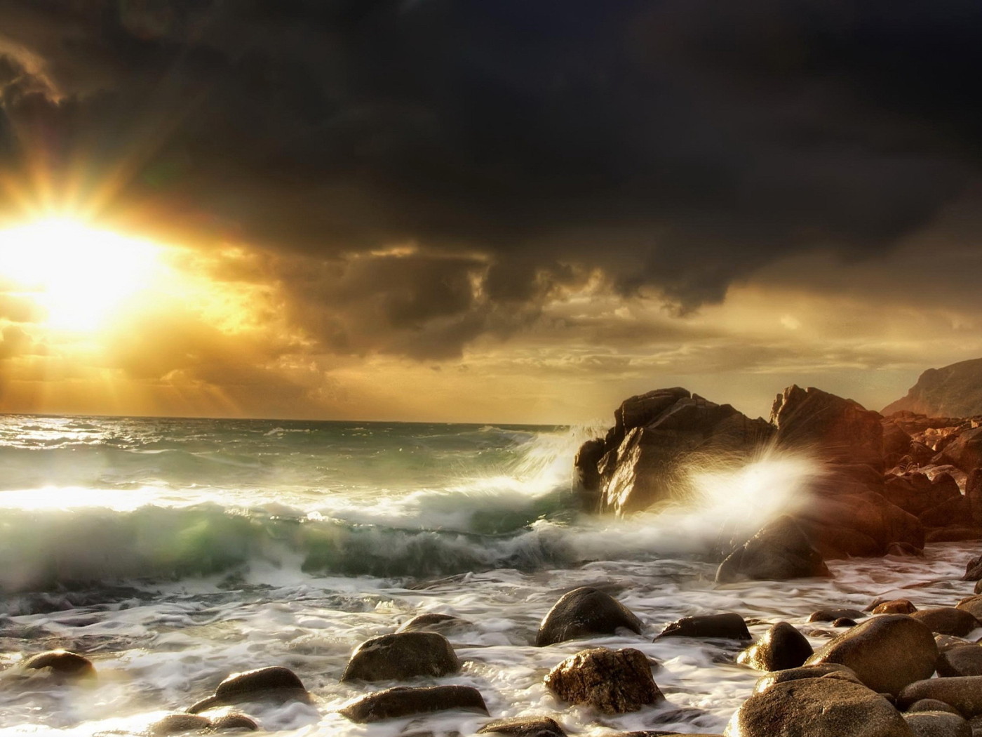 Неспокойное море