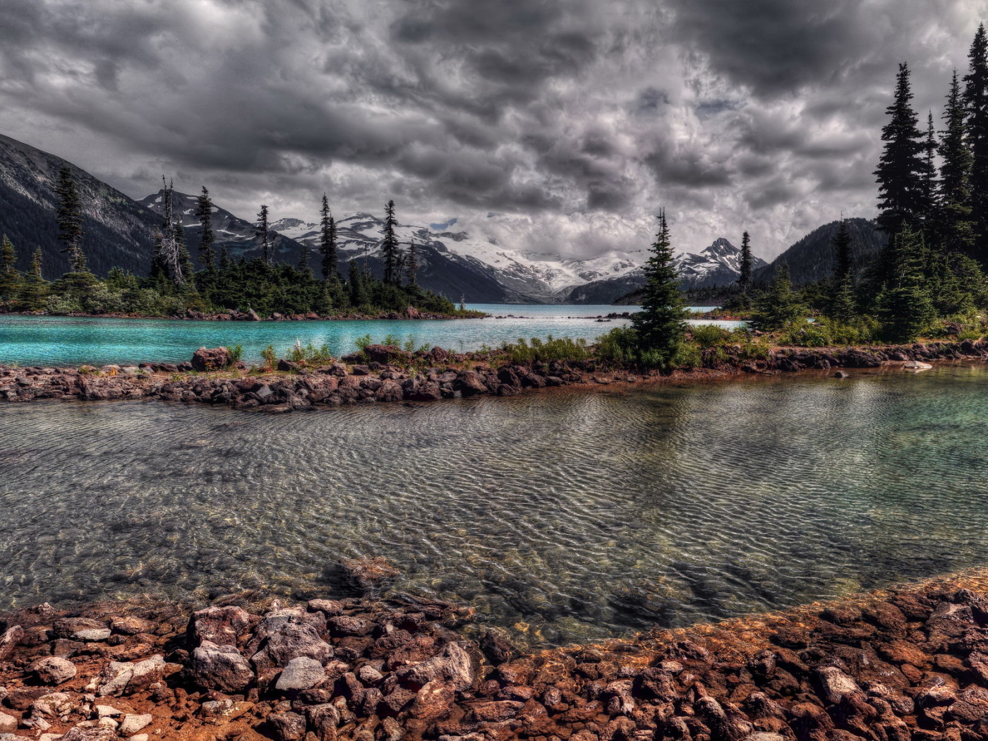 горная река