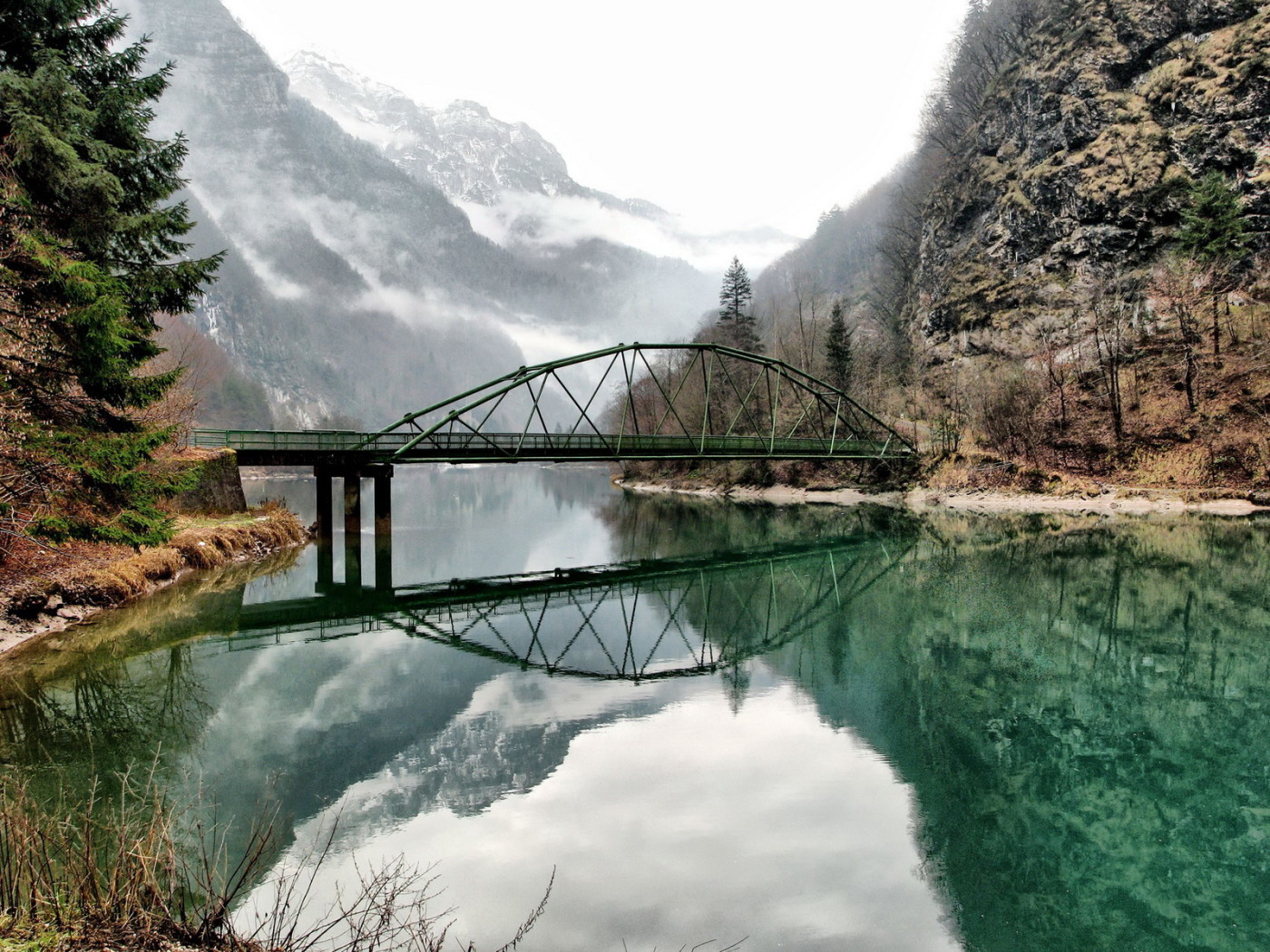 Зеленое озеро