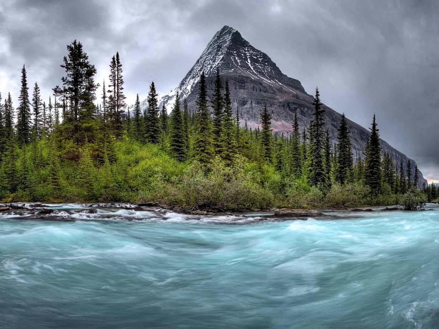 Бурная река