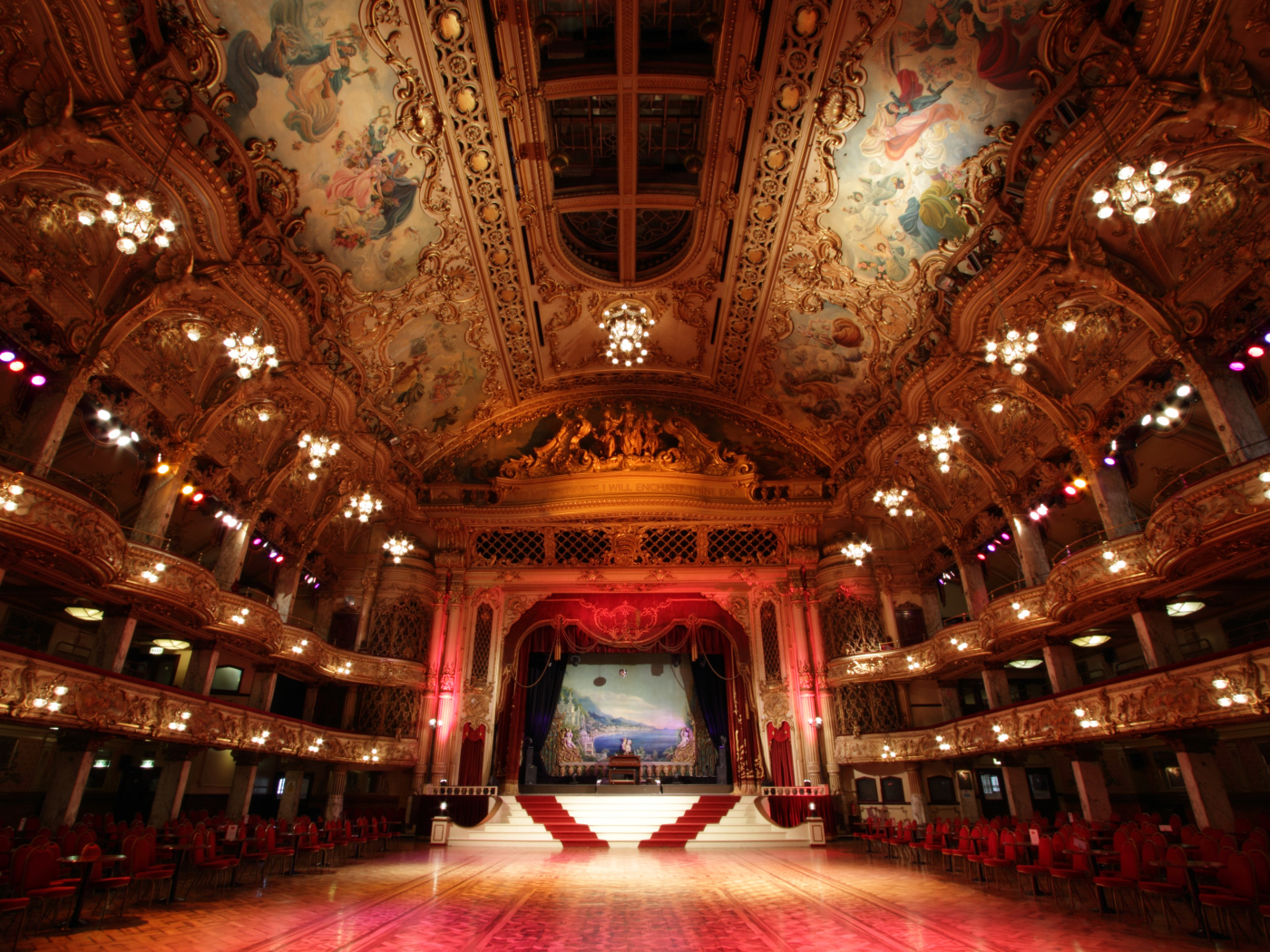 Бальный зал