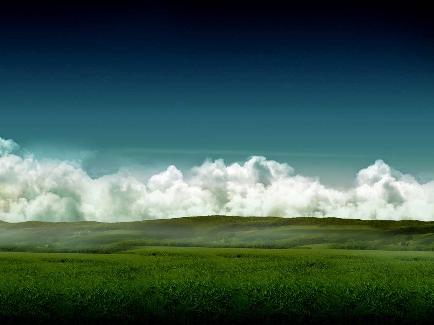 Облака над лугом