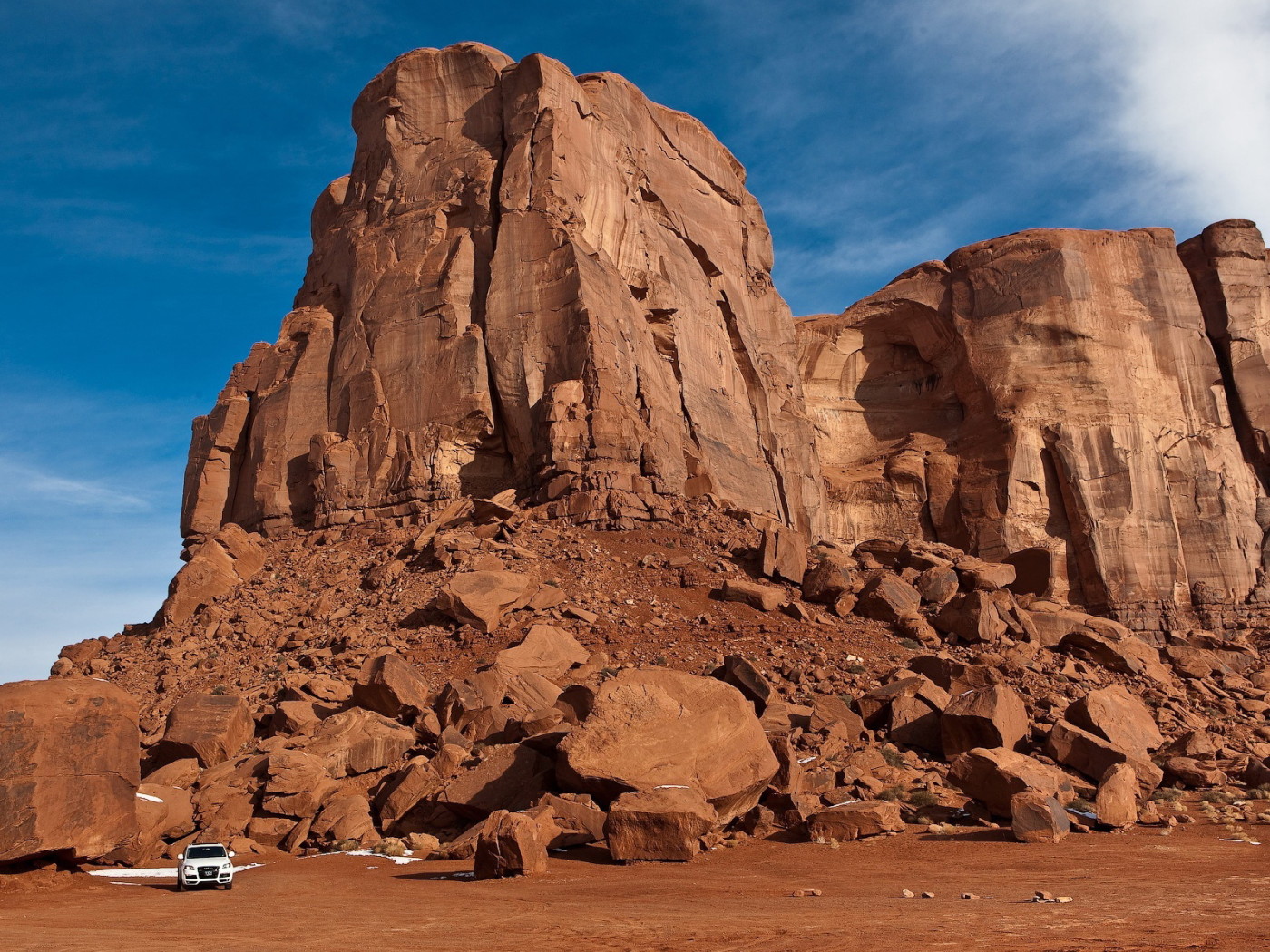 Горы в пустыне