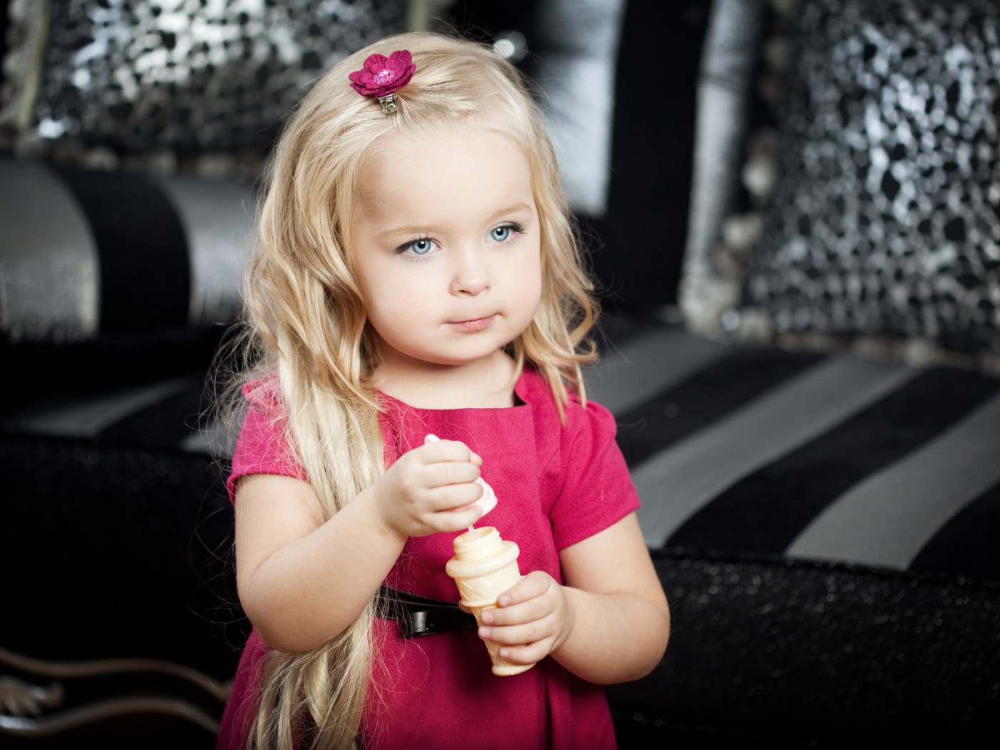 Милая девочка