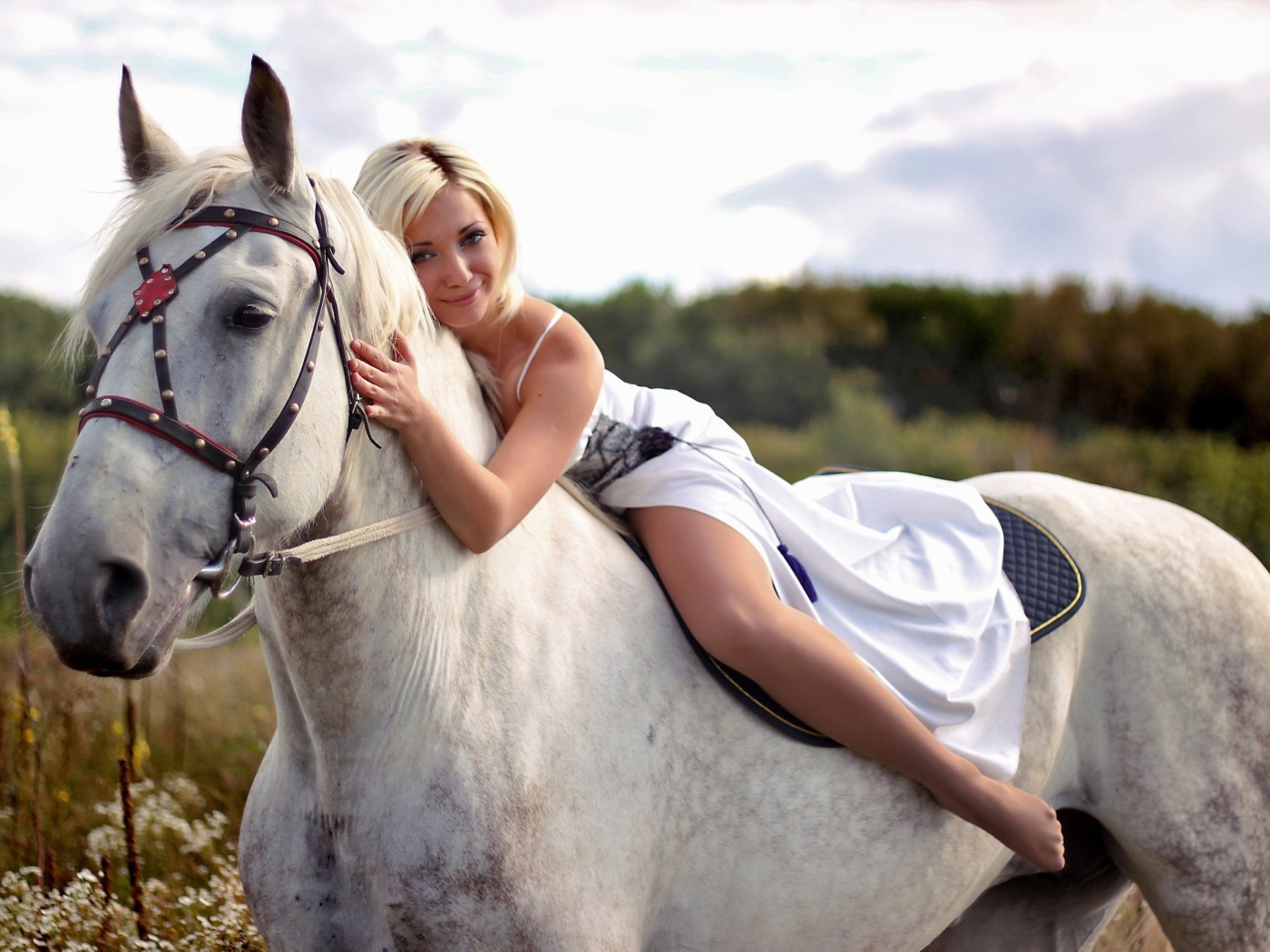 Верхом на лошади