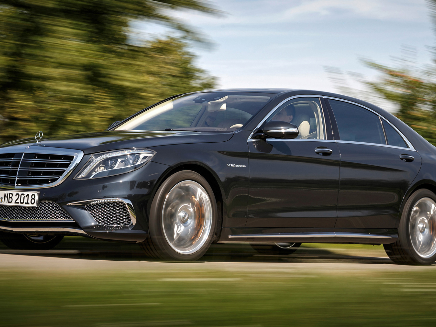 Черный Mercedes-Benz S65 AMG