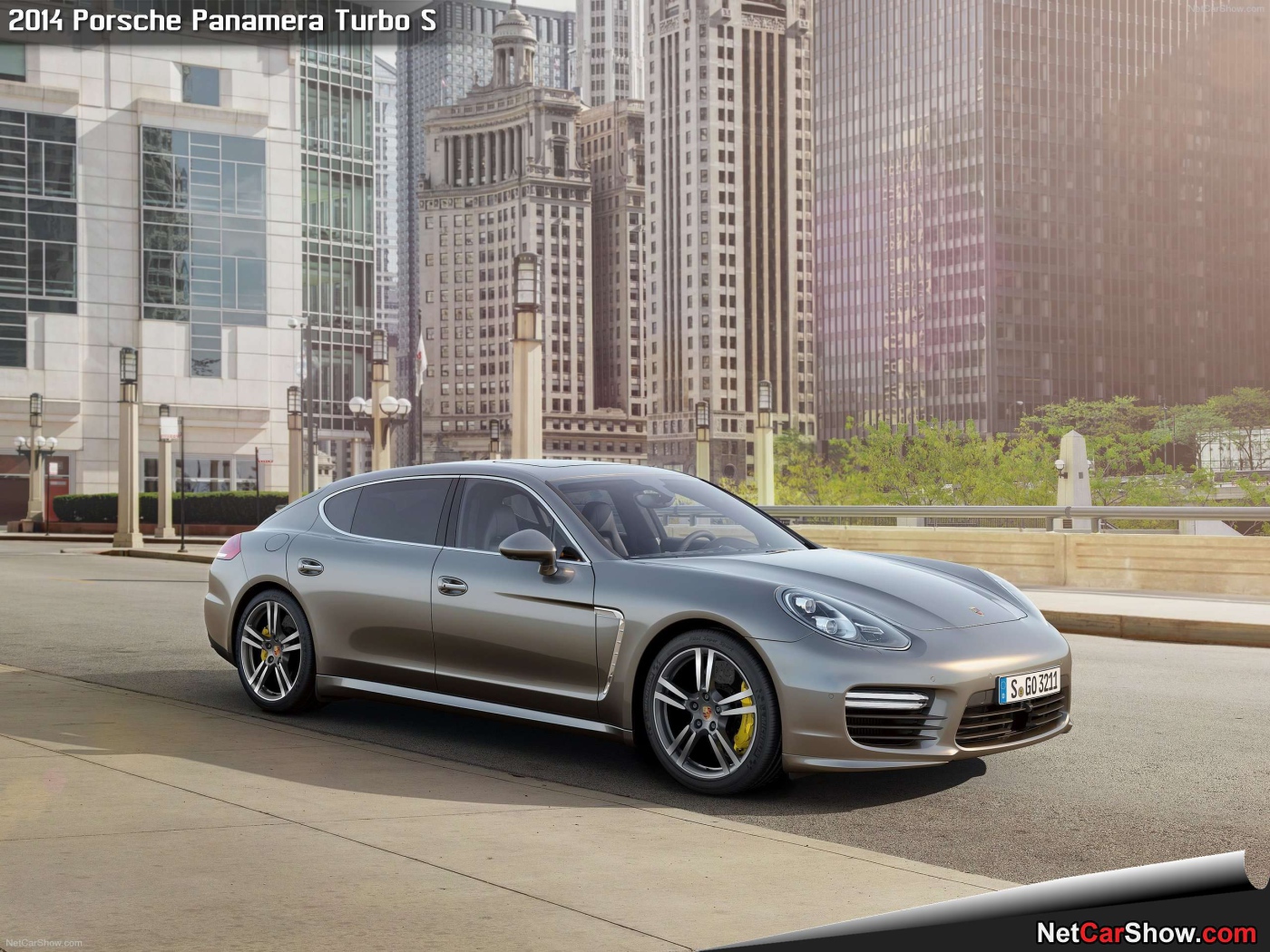Porsche Panamera Turbo S в городе