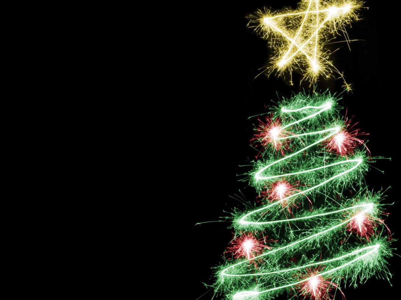 Мерцающая елка на рождество, чёрный фон