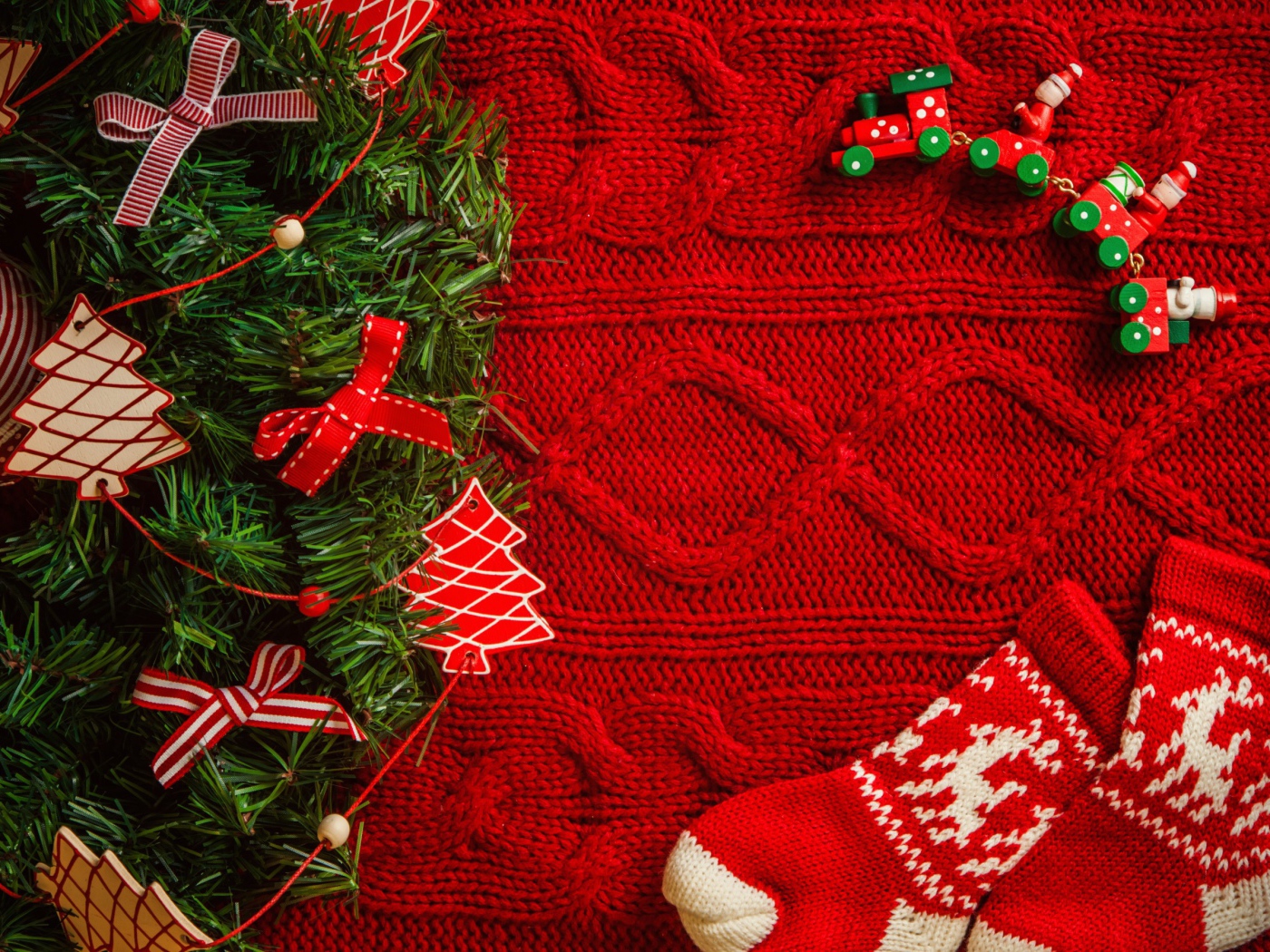 Носочки и украшение на рождество