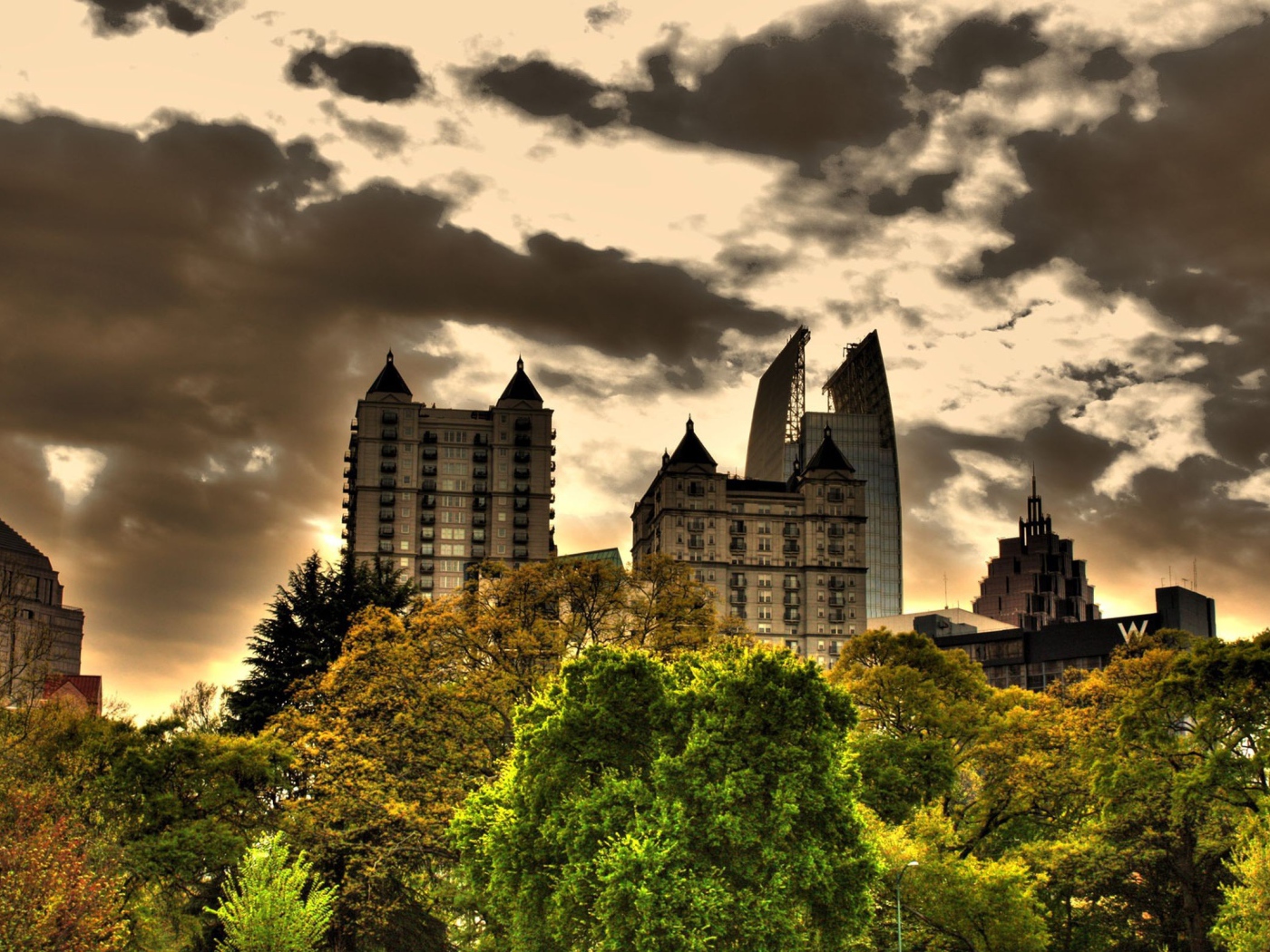 Город строится