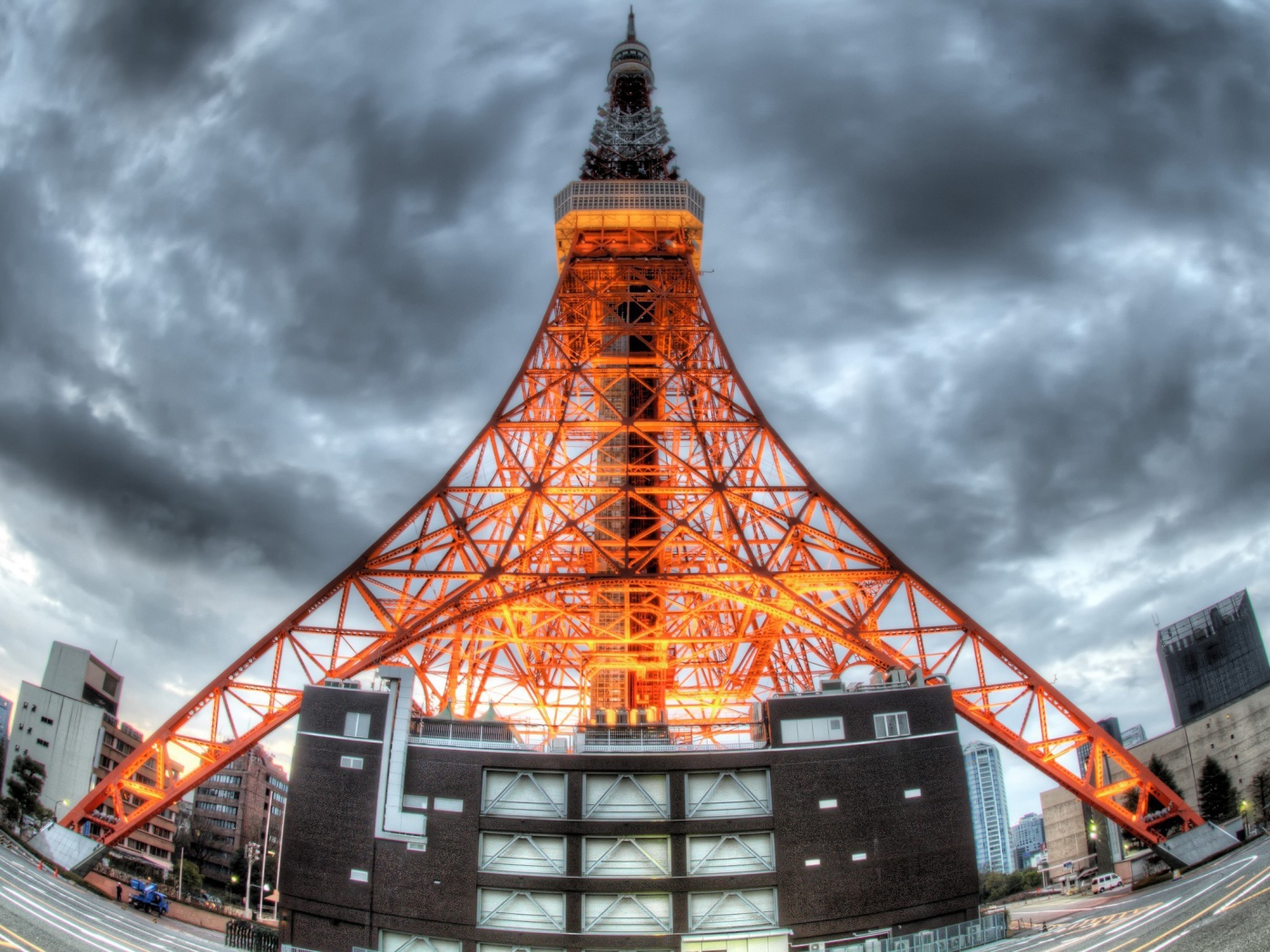 Теле башня в городе