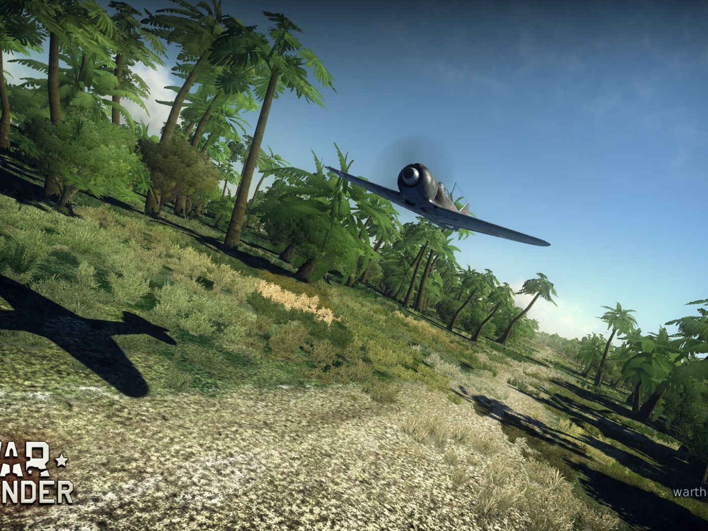 War Thunder самолет Пролетая над джунглями