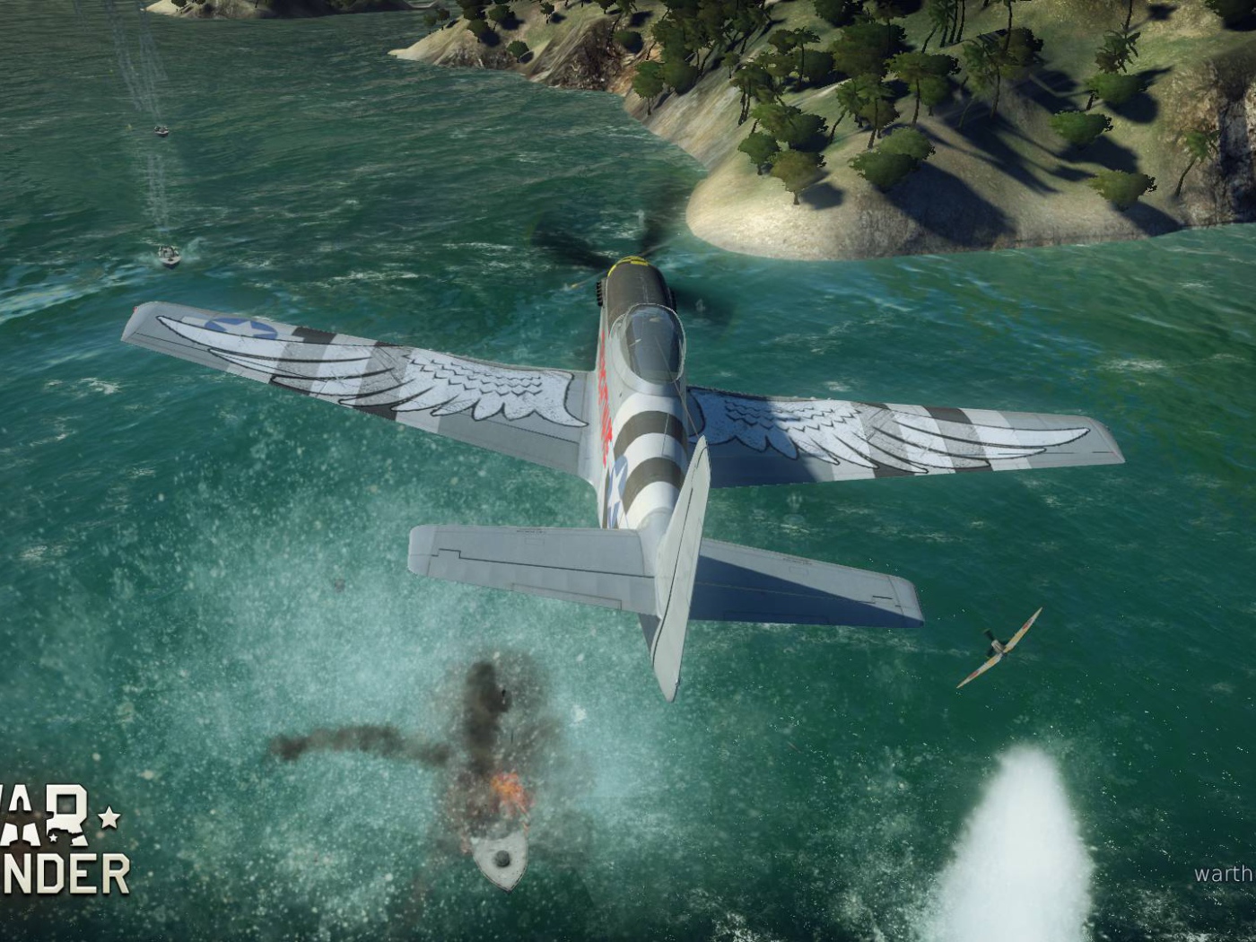 War Thunder самолет Пролетая над рекой