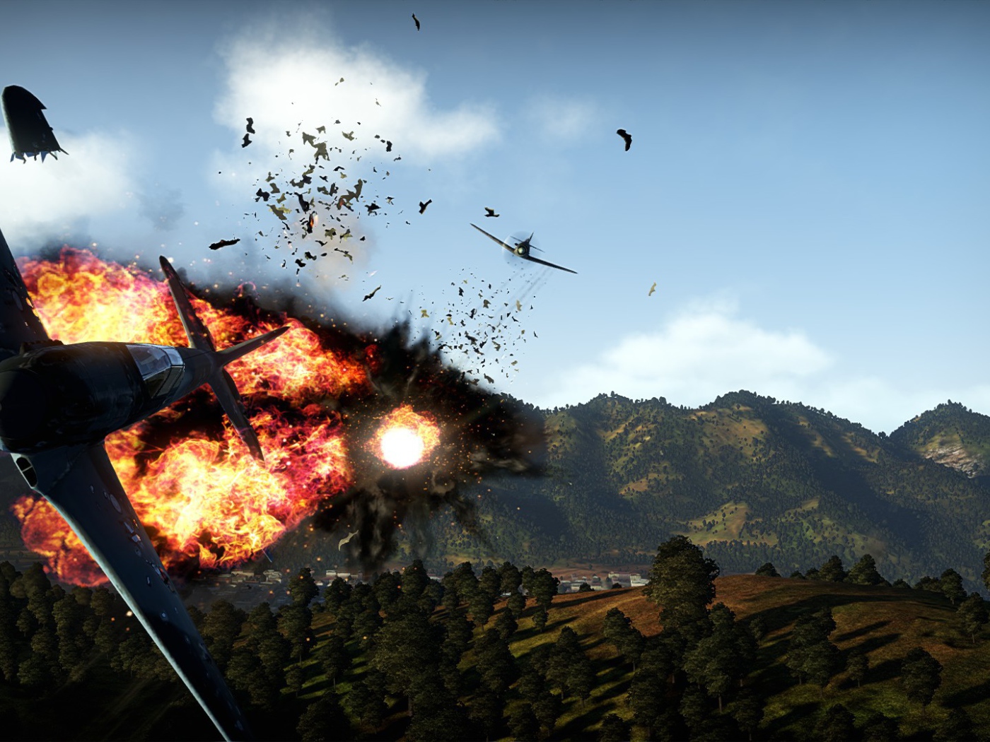 War Thunder самолет сильно пострадал