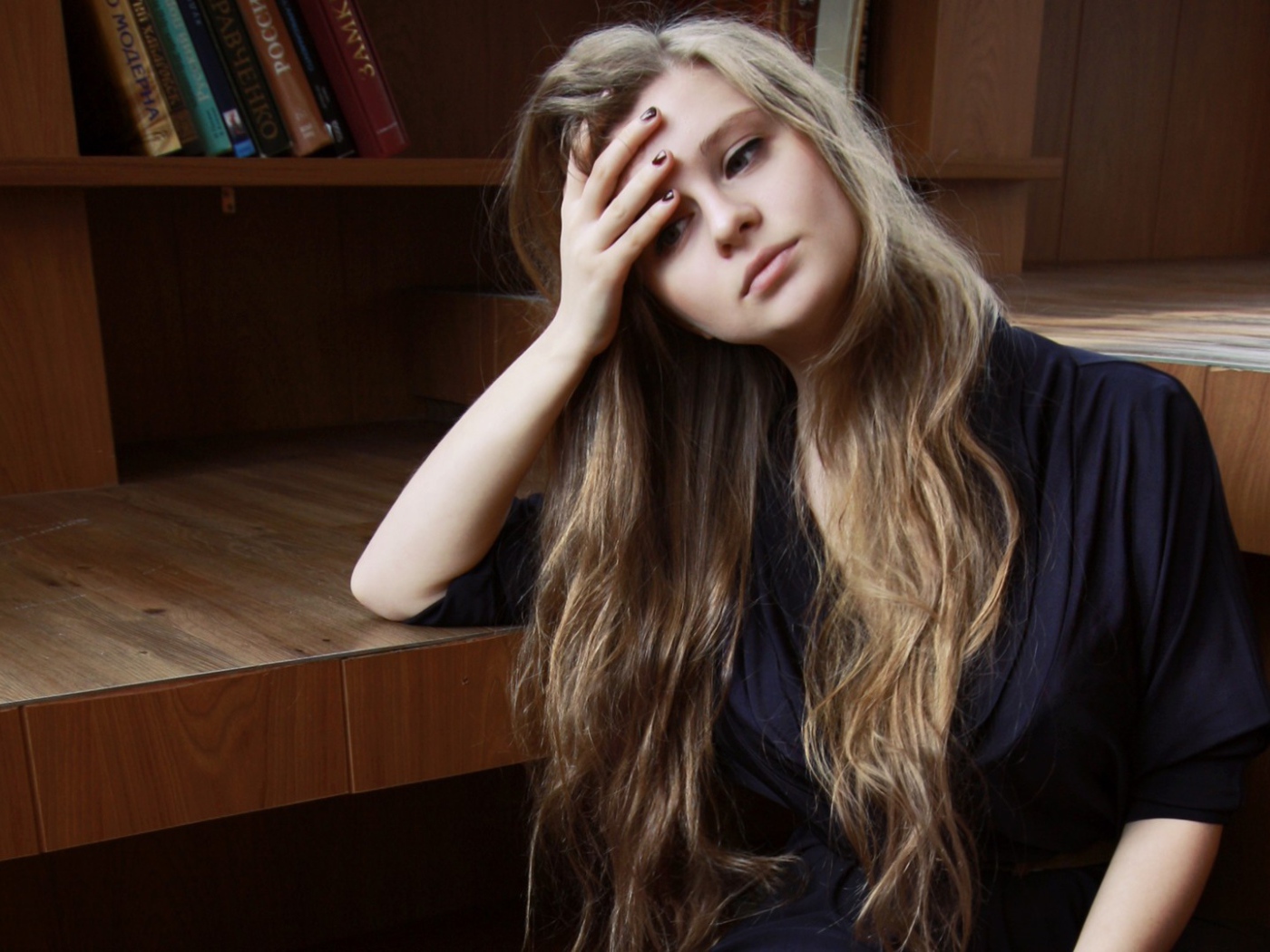 Блондинка устала