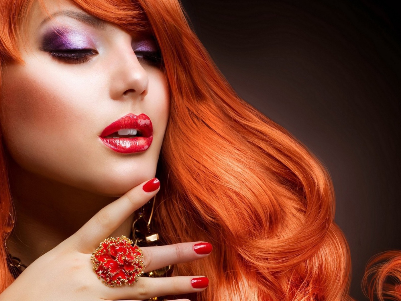 Красный макияж