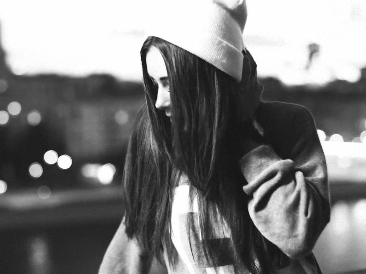 Диана Мелисон в Swag шапочке