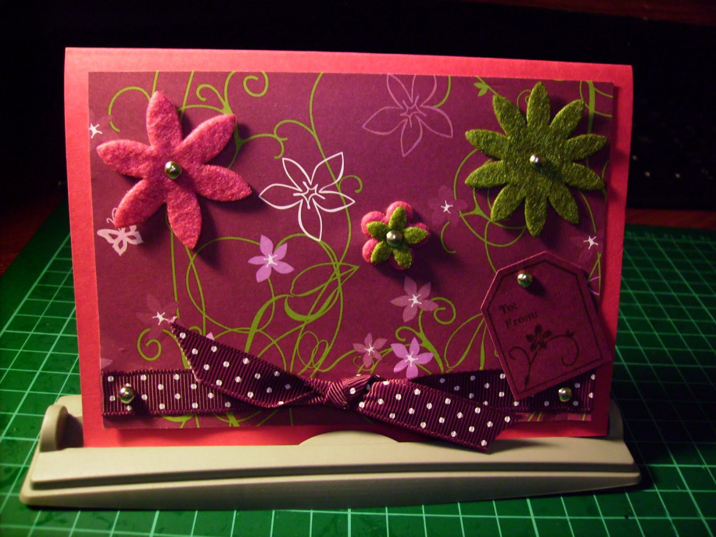  Розовая поздравительная открытка